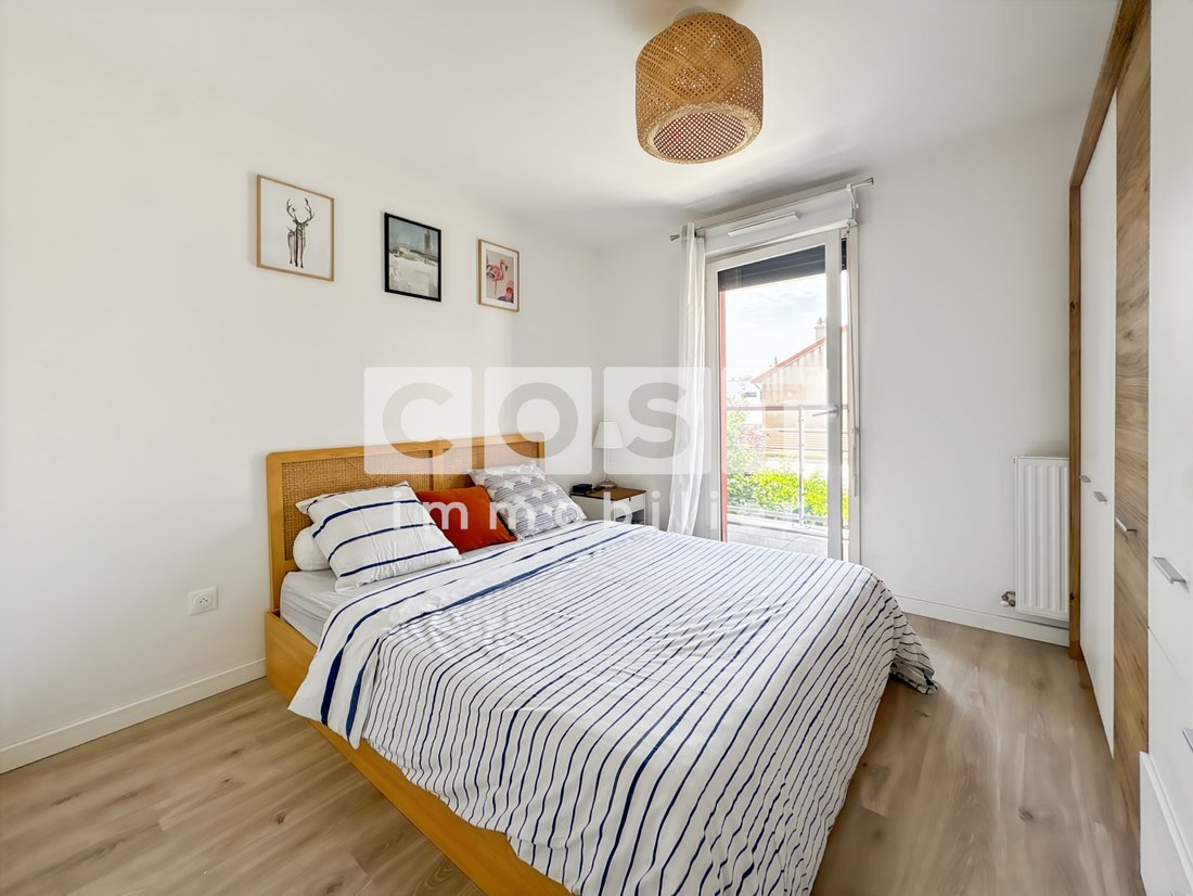 Apartment in Bois-Colombes, Ile-de-France, France 2 - 18385221