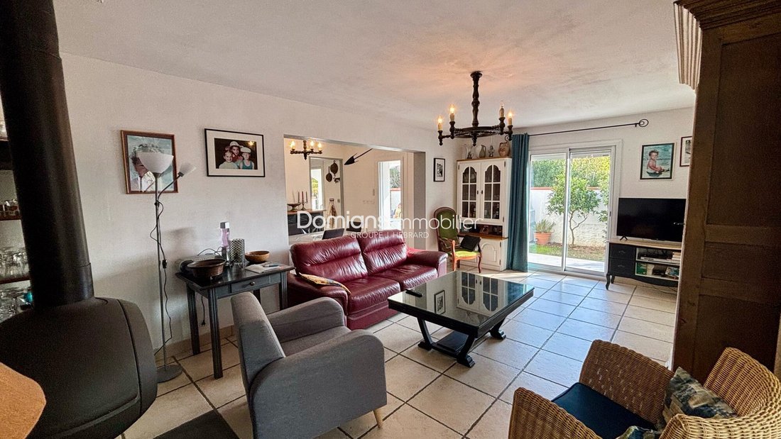 Villa in Saint-Cyprien, Occitania, France 4 - 18385233