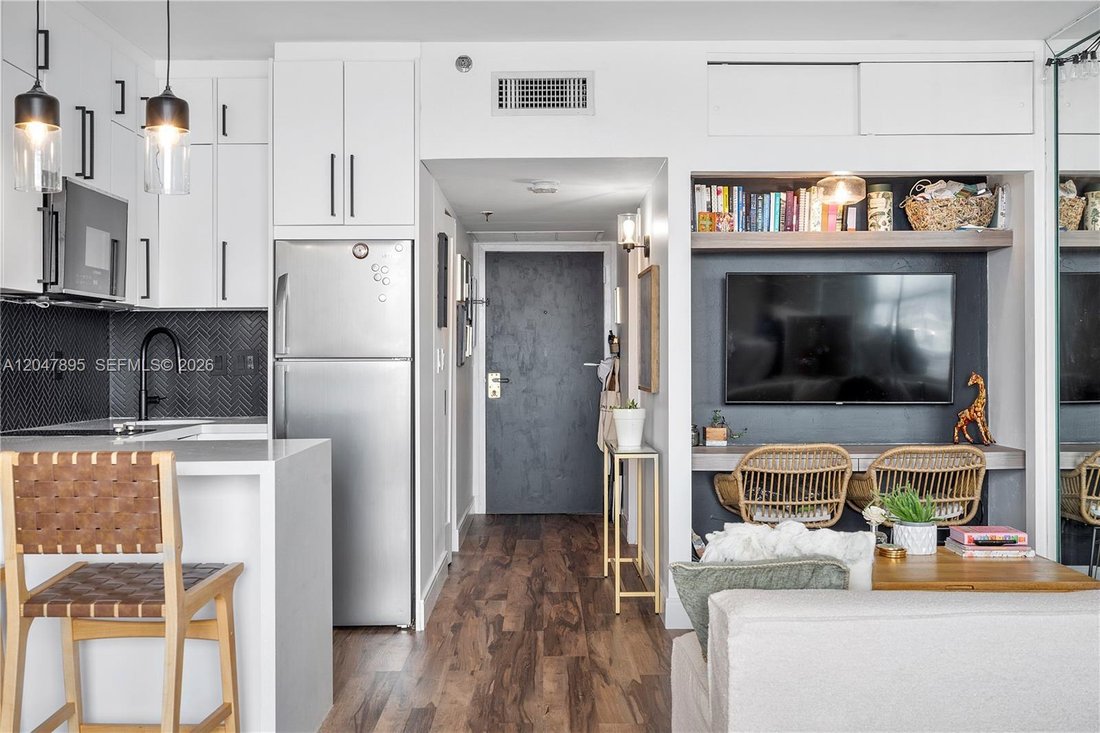 Condo in Miami, Florida, United States 3 - 18382663