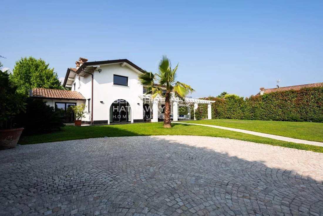 Villa in Pietrasanta, Tuscany, Italy 2 - 18374919