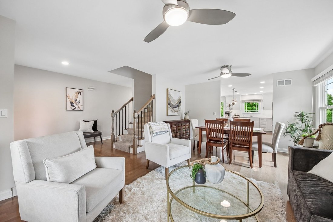 House in Aurora, Illinois, United States 5 - 18373769