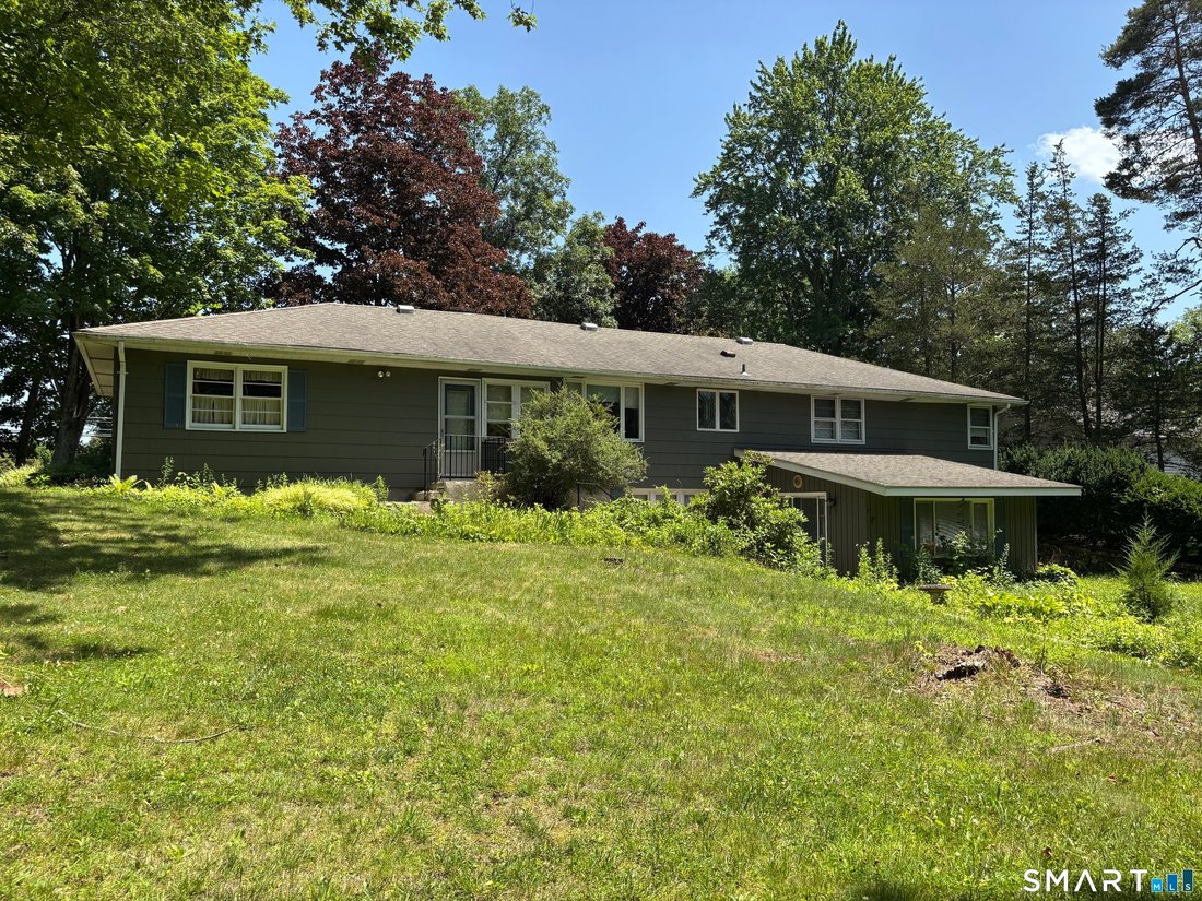 House in Wallingford, Connecticut, United States 2 - 18377674