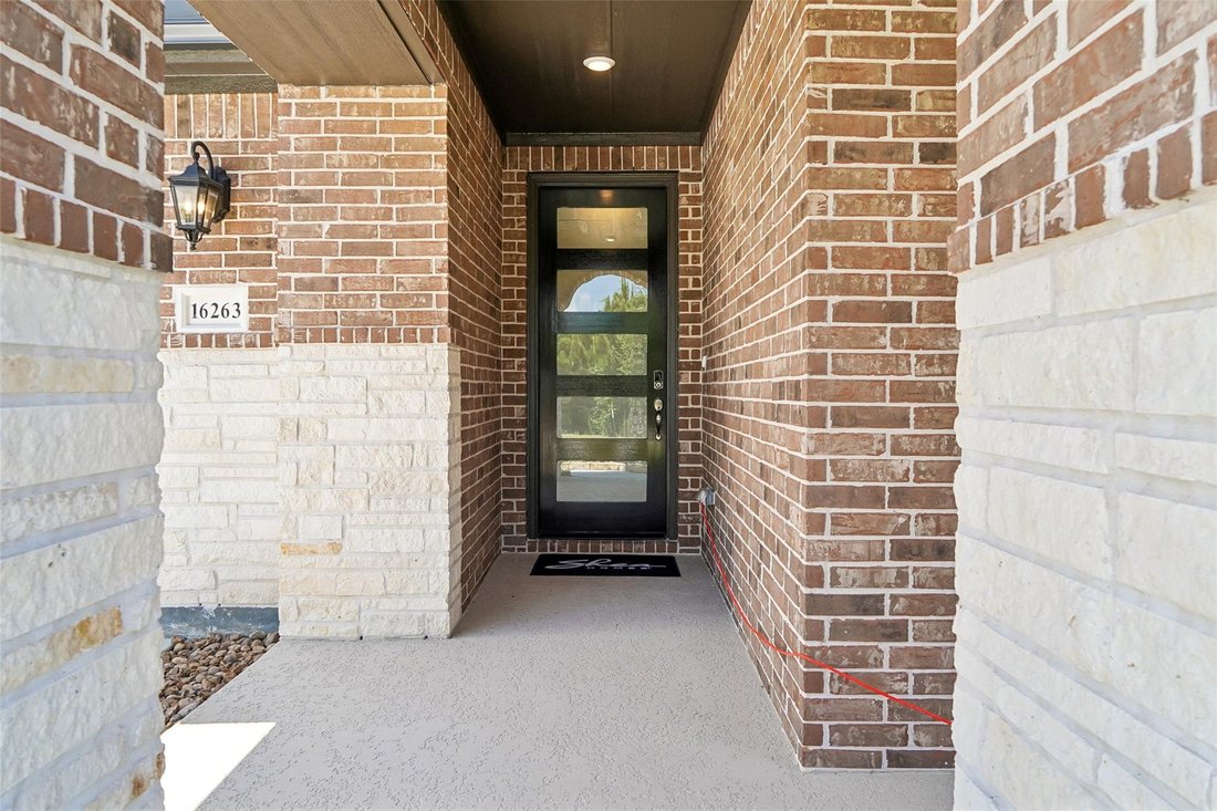 House in Conroe, Texas, United States 2 - 18379845