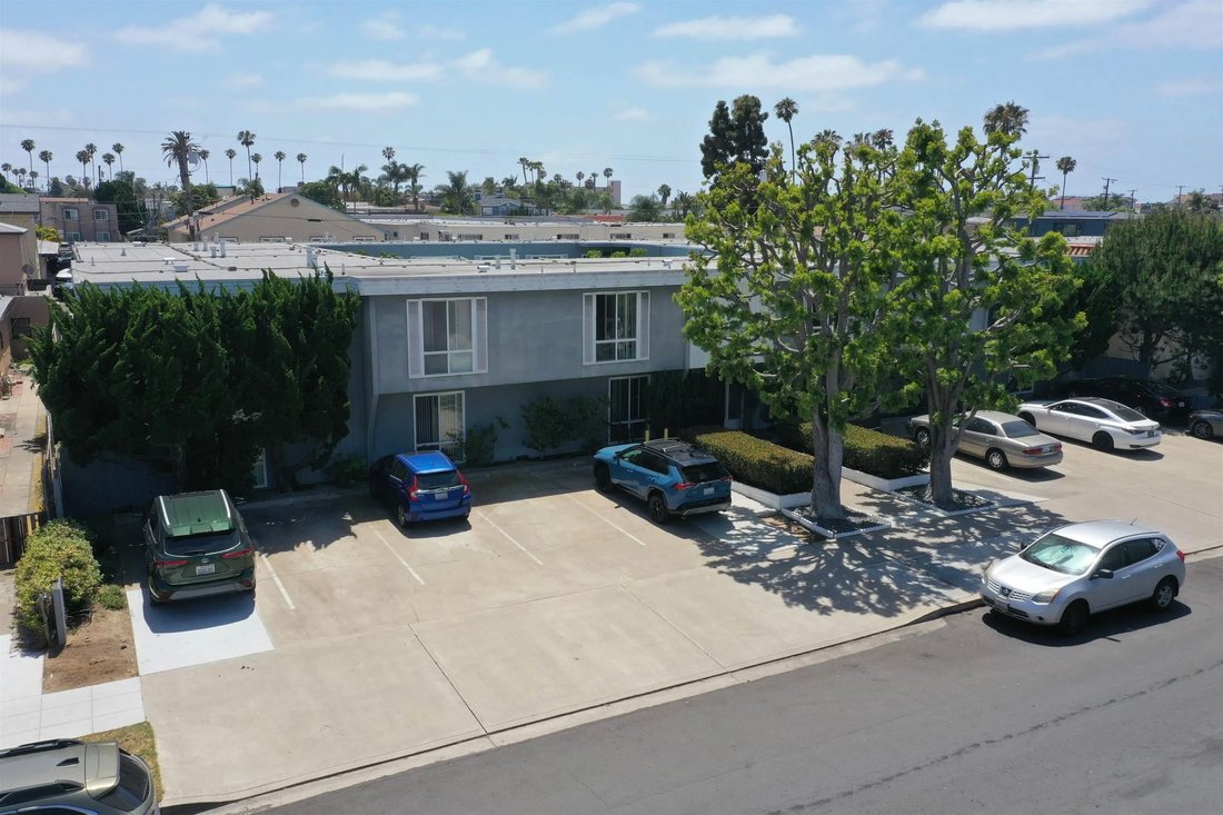 San Diego, California, United States 1 - 18379525