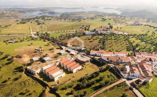 Terreno a Amieira e Alqueva, Distretto di Évora, Portogallo 1
