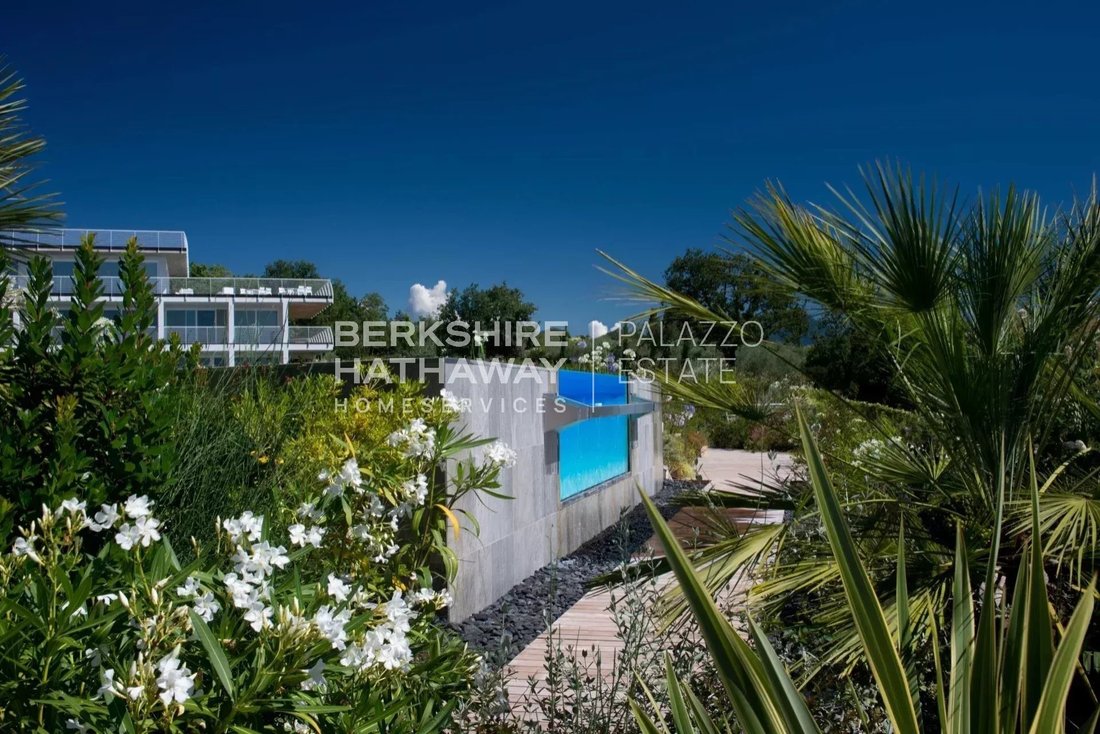 Apartment in Hill Zone, Padenghe sul Garda, Lombardy 2 - 18079919