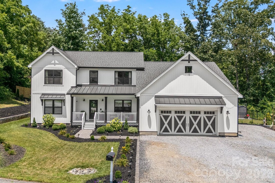 House in Laurel Park, North Carolina, United States 3 - 18374741