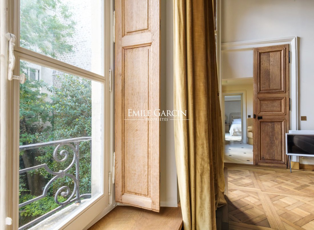 Apartment in Invalides, Paris 7e Arrondissement, Paris 4 - 18341469