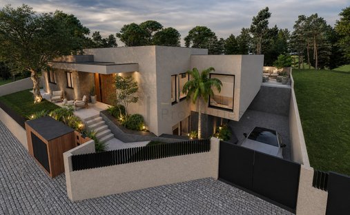 House in Amora, Setubal, Portugal 1