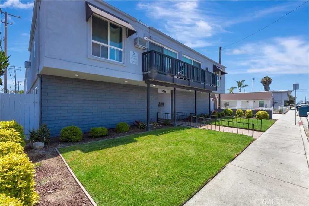 Bellflower, California, United States 3 - 18373086