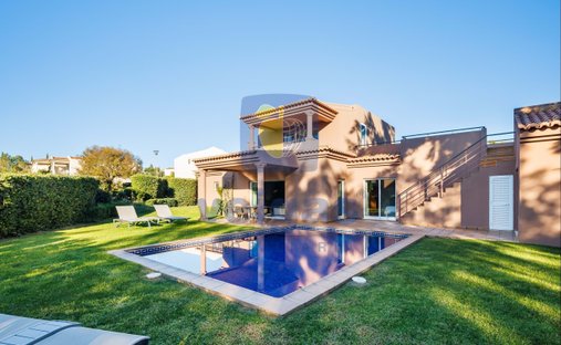 Villa in Lagoa e Carvoeiro, Algarve, Portugal 1
