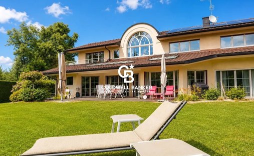 House in Est, Ambilly, France 1