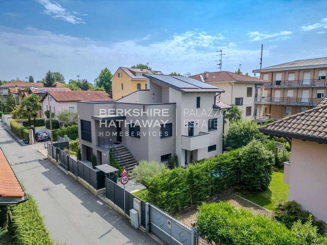 Villa in Arona, Piedmont, Italy 1 - 18071282