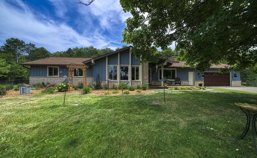 House in Genesee, Wisconsin, United States 1