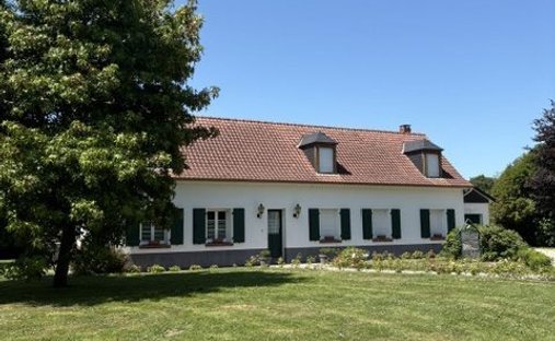 House in Saint-Quentin-en-Tourmont, Hauts-de-France, France 1