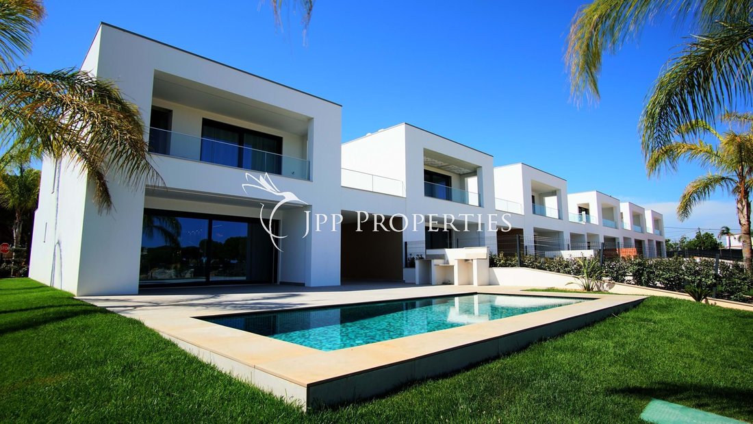 Townhouse in Quarteira, Algarve, Portugal 2 - 18374758