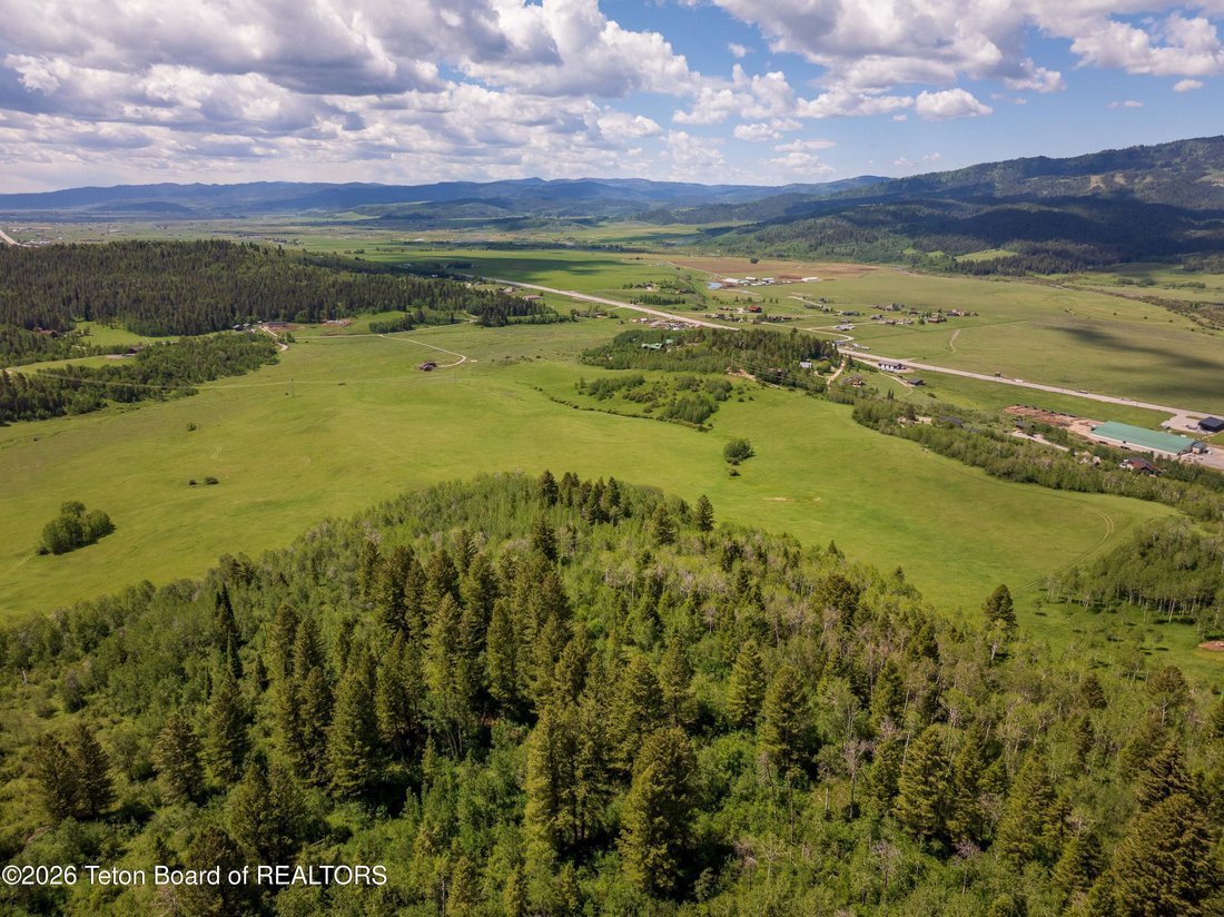 Land in Alpine, Wyoming, United States 3 - 18379407