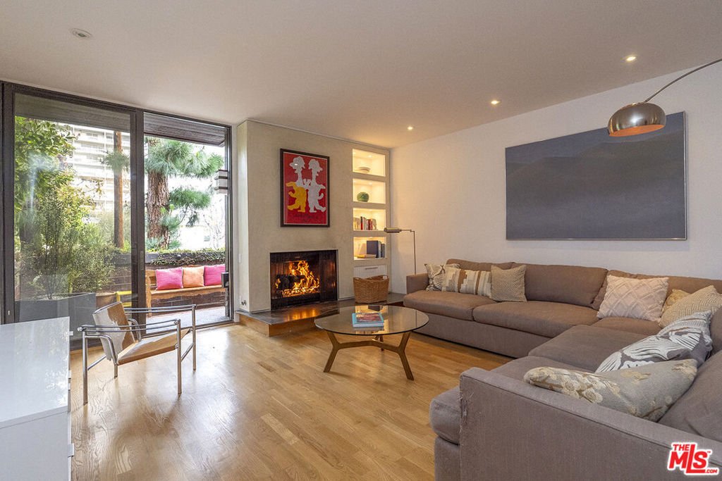 Condo in Los Angeles, California, United States 4 - 18377826