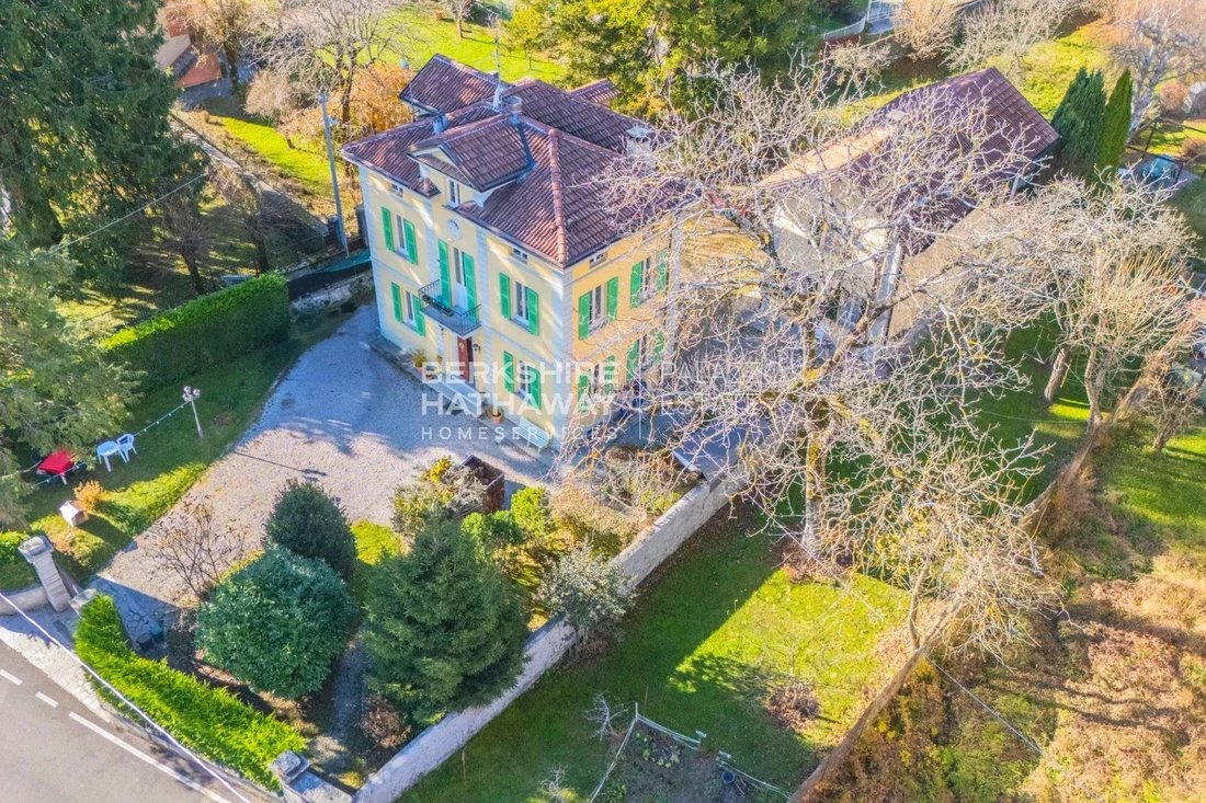 Villa in Lanzo d'Intelvi, Ramponio Verna, Lombardy 2 - 18374359