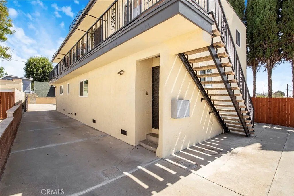 Los Angeles, California, United States 3 - 18379118