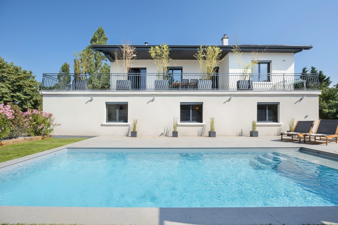 House in Saint-Genis-les-Ollieres, Auvergne-Rhône-Alpes, France 3 - 18384986
