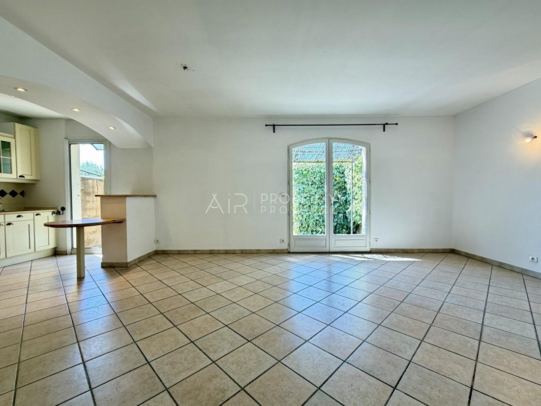 House in Lourmarin, Provence-Alpes-Côte d'Azur, France 2 - 18384872
