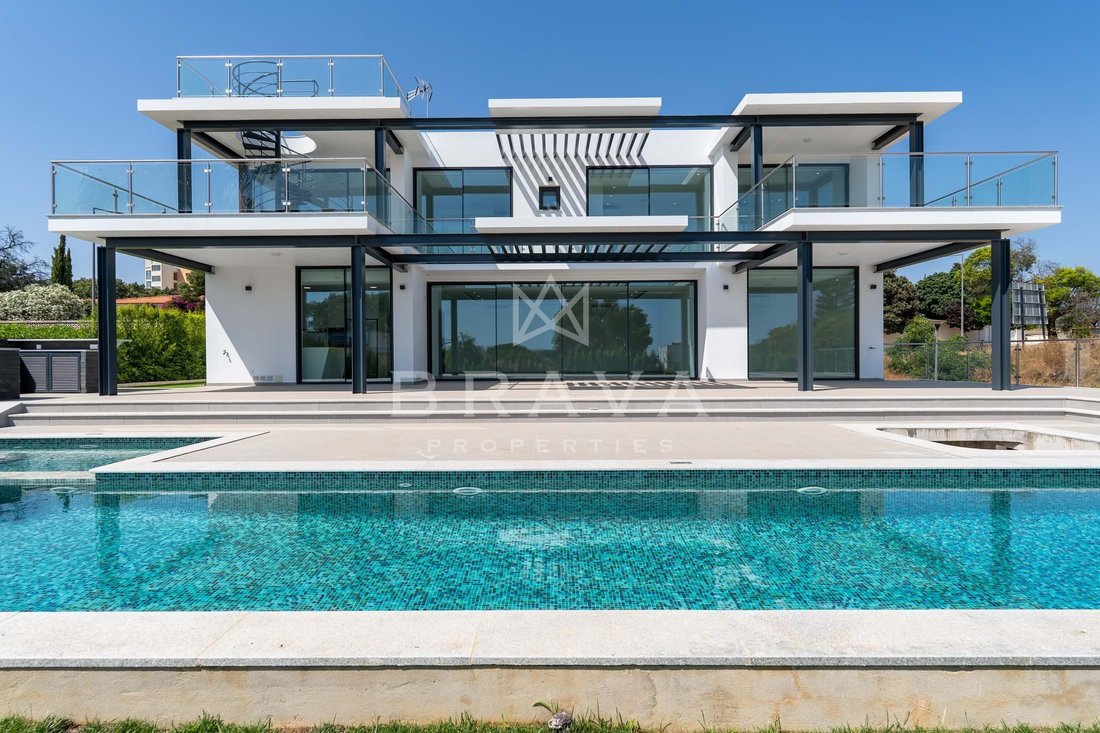 Villa in Olhos de Agua, Algarve, Portugal 1 - 18381641