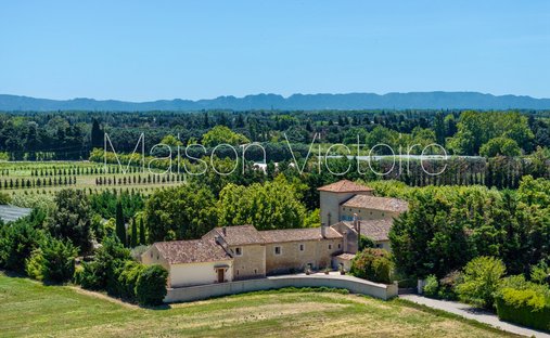 Maison à Nevons-route d'Apt, L'Isle-sur-la-Sorgue, France 1