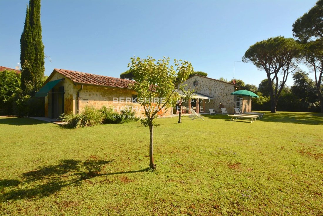 Villa in Pietrasanta, Tuscany, Italy 4 - 18374847