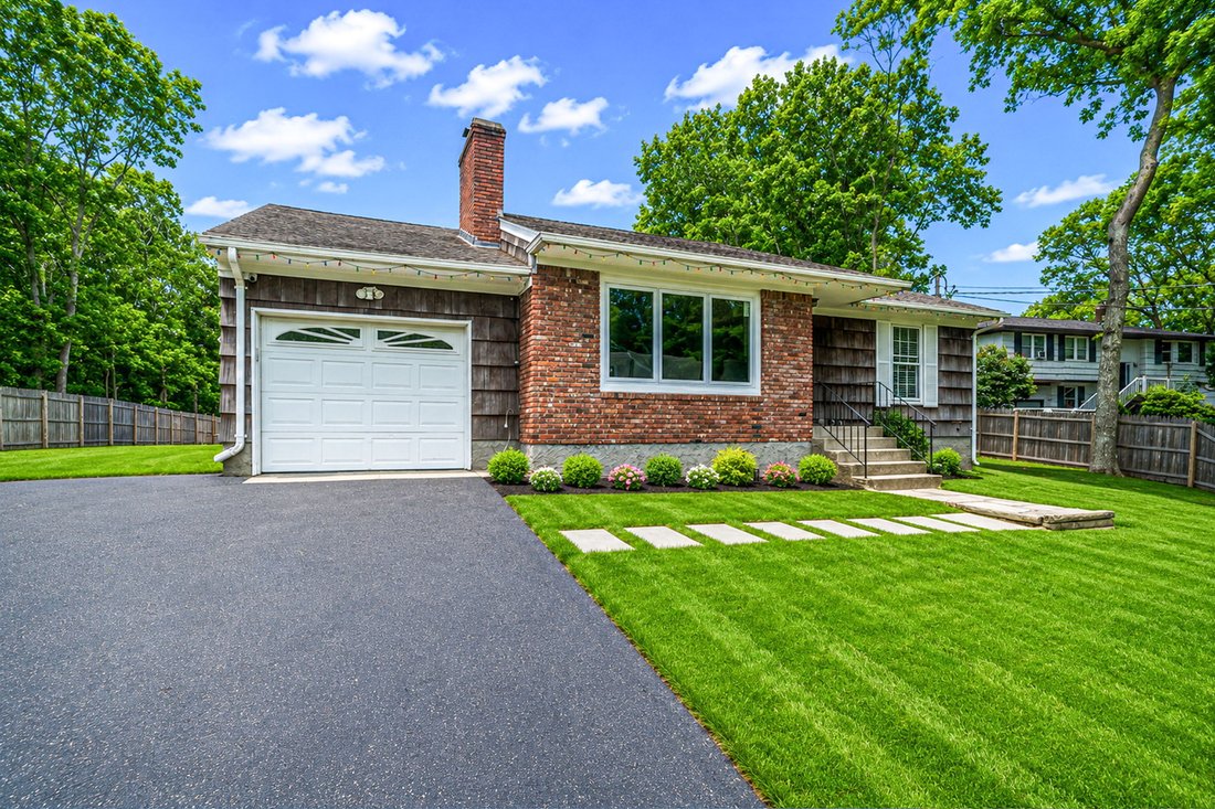 House in Hampton Bays, New York, United States 2 - 18374211