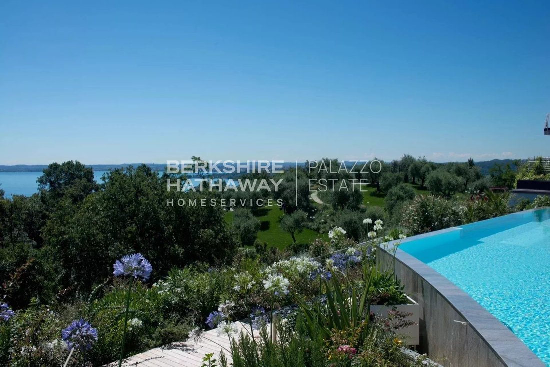 Apartment in Hill Zone, Padenghe sul Garda, Lombardy 3 - 18078606