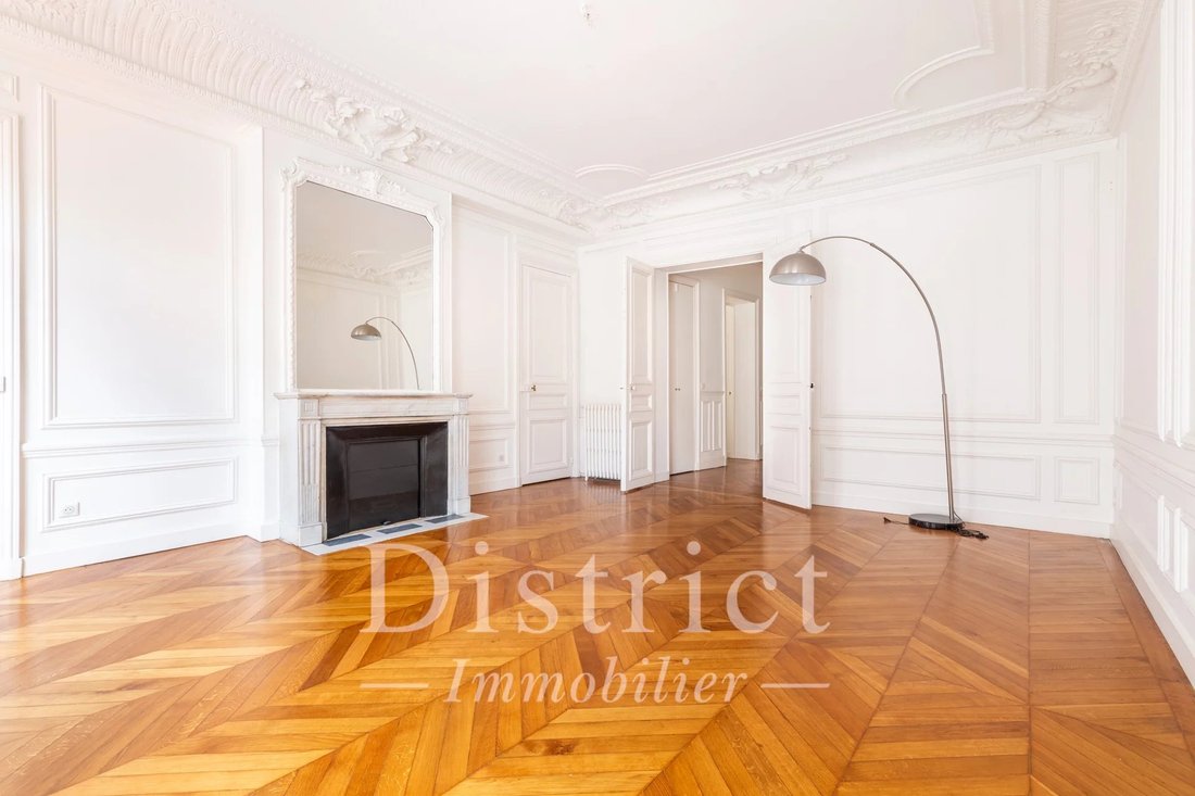 Apartment in Triangle d'Or, Paris 8e Arrondissement, Paris 3 - 18374489