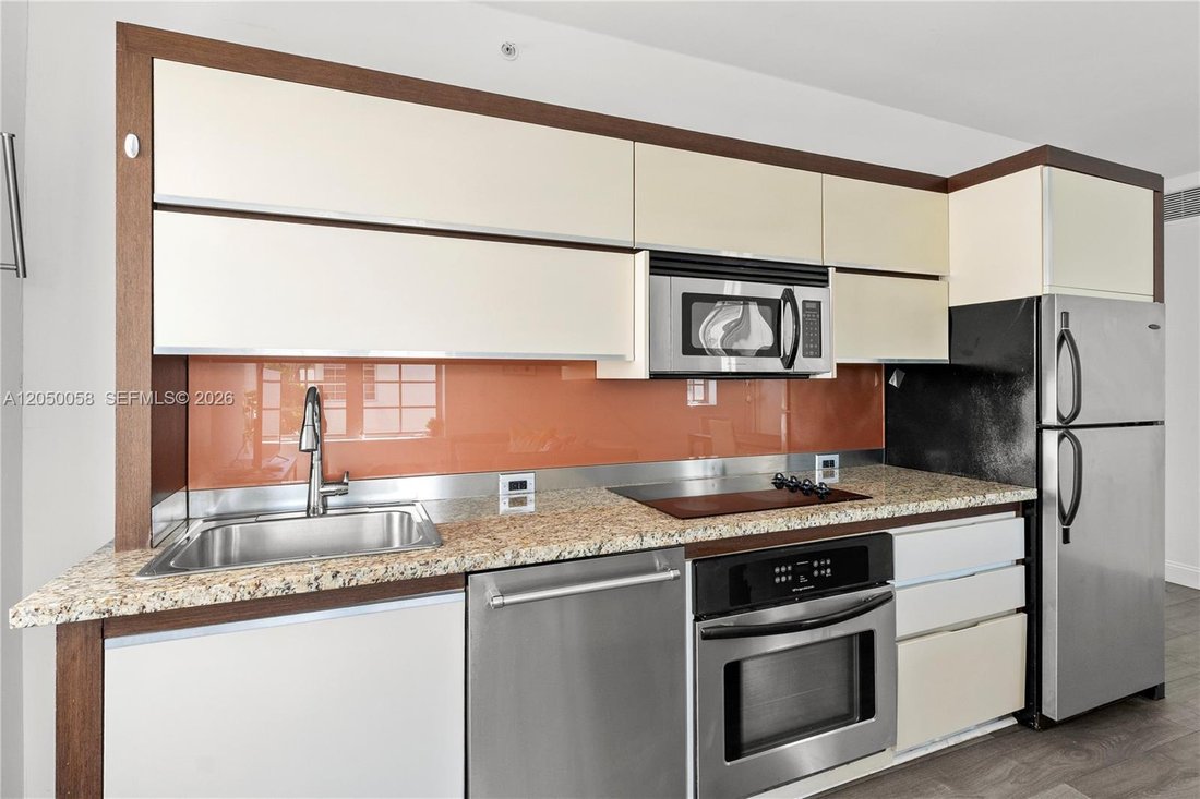 Condo in Miami Beach, Florida, United States 4 - 18382670