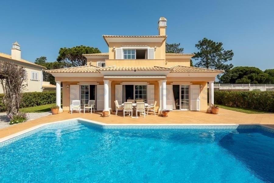 Villa in Vale do Lobo, Almancil, Portugal 1 - 18376164