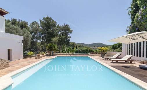 Villa in Santa Eularia des Riu, Balearic Islands, Spain 1