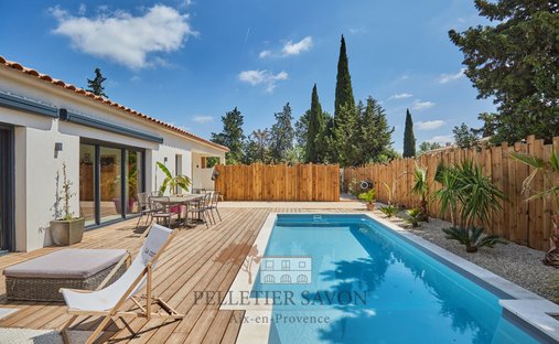 Villa in Granettes-Jauberte-Sainte Anne, Aix-en-Provence, France 1
