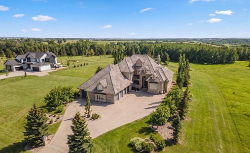 House in Spruce Grove, Alberta, Canada 1