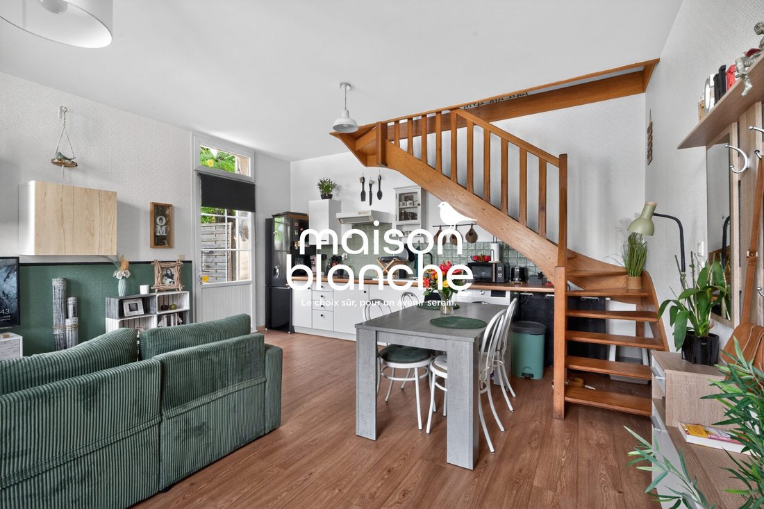 House in Lagrave-Le Bourg, Ambares-et-Lagrave, France 2 - 18385196