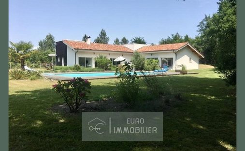 House in Sore, Nouvelle-Aquitaine, France 1