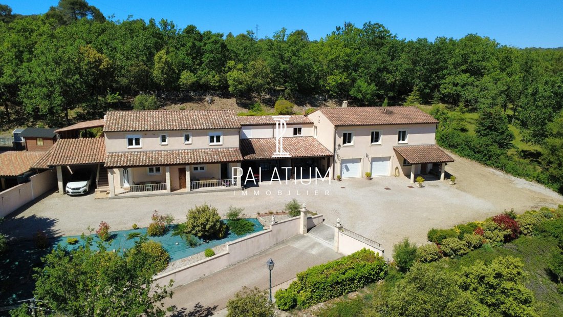 House in Greoux-les-Bains, Provence-Alpes-Côte d'Azur, France 1 - 18385577