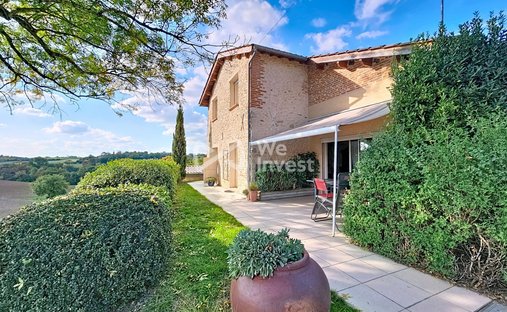 House in Castelnau-de-Levis, Occitania, France 1