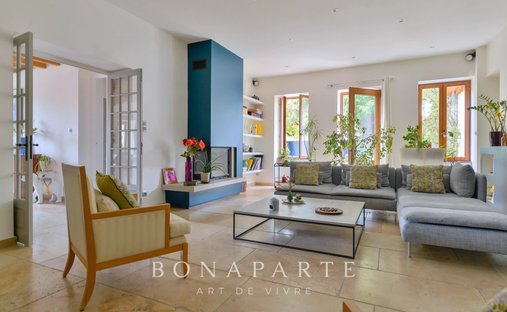 Maison à Villieu-Loyes-Mollon, Auvergne-Rhône-Alpes, France 1