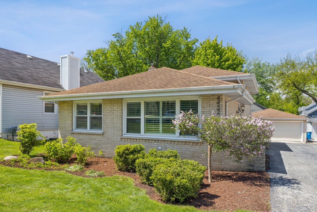 House in Downers Grove, Illinois, United States 1 - 18374327