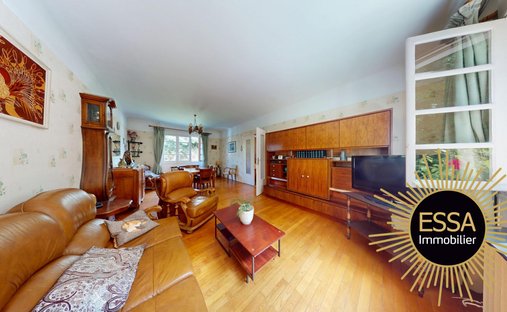 House in Forêt, Velizy-Villacoublay, France 1
