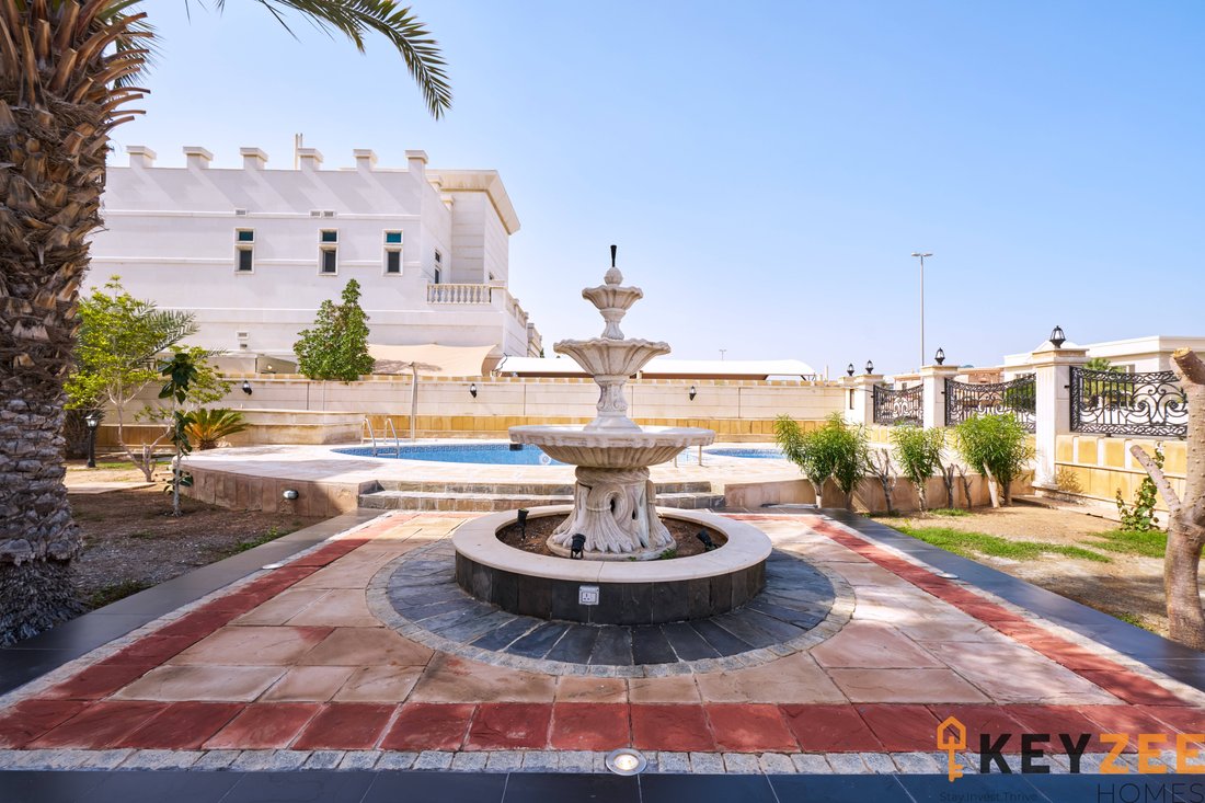 Villa in Al Barsha, Dubai, United Arab Emirates 2 - 18374024
