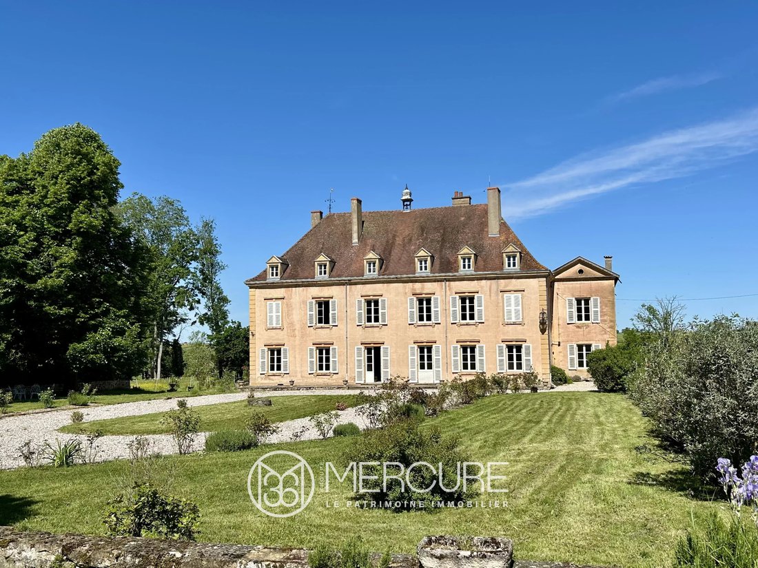 Château à Marcigny, Bourgogne-Franche-Comté, France 3 - 18374314