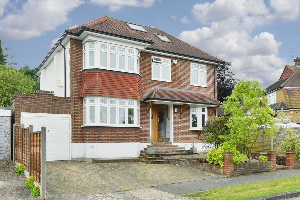 House in Tattenham Corner, Epsom and Ewell, England 1 - 18377629