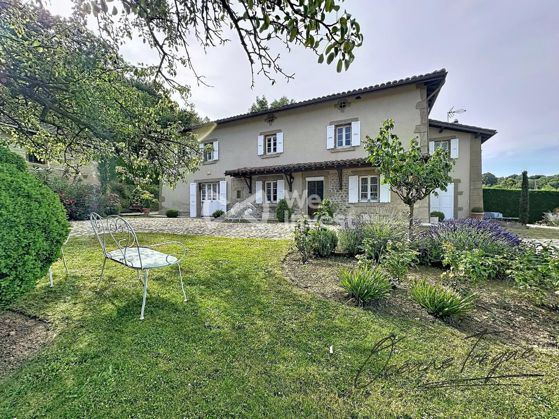House in Hauterives, Auvergne-Rhône-Alpes, France 1 - 18385953