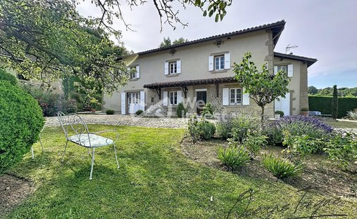 House in Hauterives, Auvergne-Rhône-Alpes, France 1