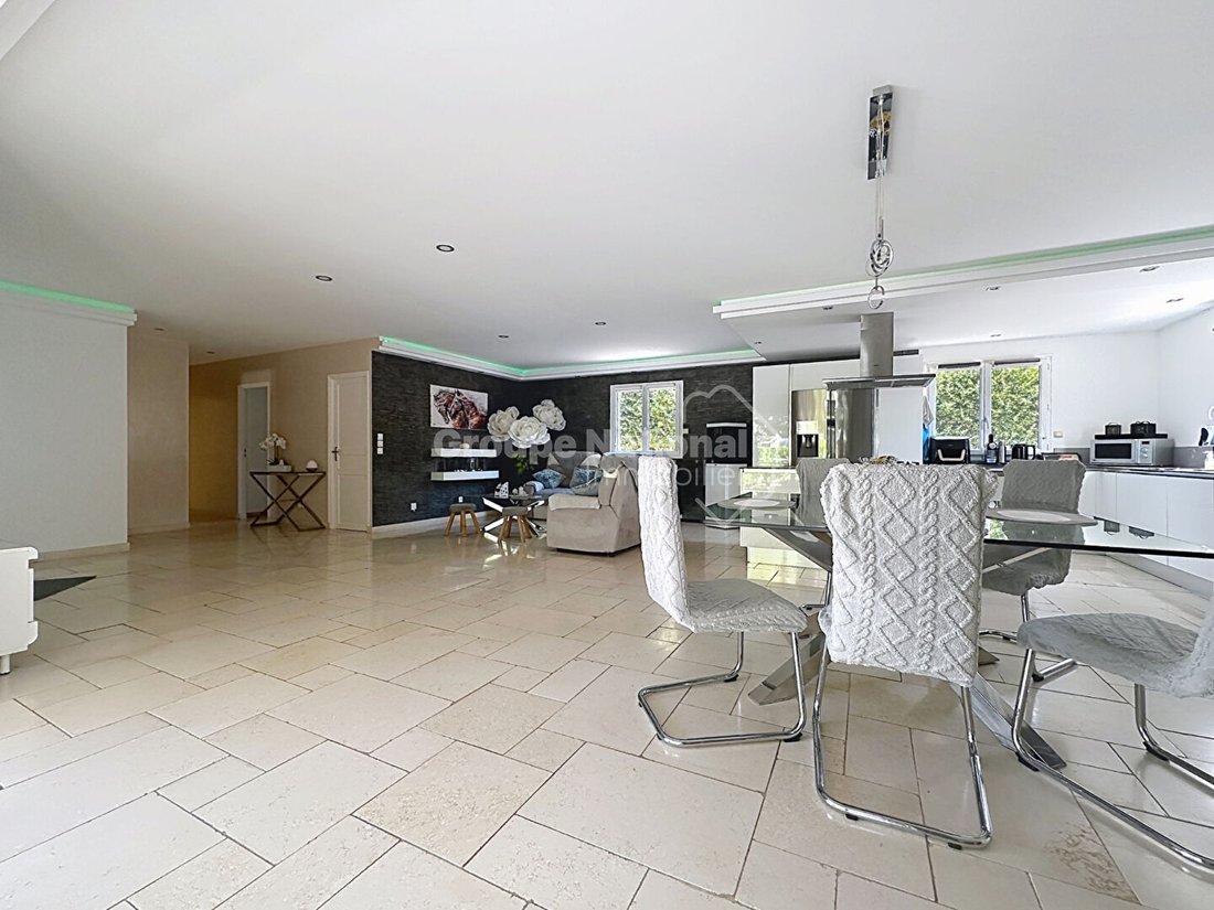 Villa in Grand'Piece-Les Plaines, Mouans-Sartoux, France 3 - 18367783